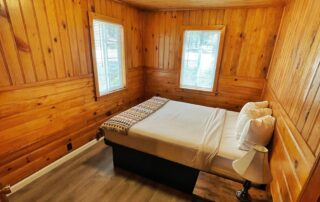 Cabin 19 at Sessions Retreat: Rustic comfort, perfect for a nature escape.