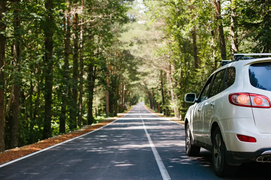 car driving into big bear