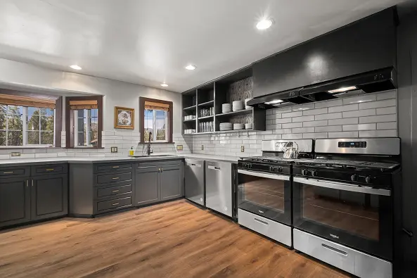 wolf creek resort kitchen