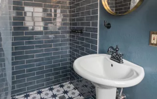 Modern Bathroom Deep Jungle Green Tile Design Hotels near Big Bear Lake